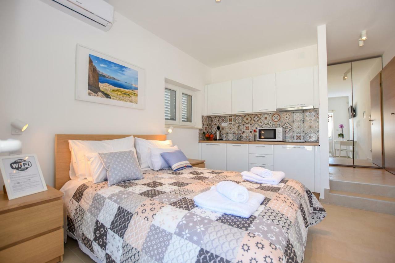 Villa Magena - Luxury Apartments In Pag Center Pag Town Luaran gambar
